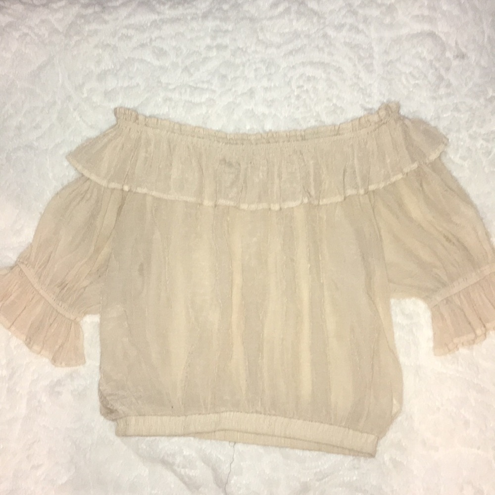 Cream off the shoulder Top Mariss
